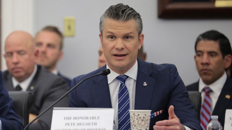 Amerika igiye kugabanya inkunga yageneraga Ukraine