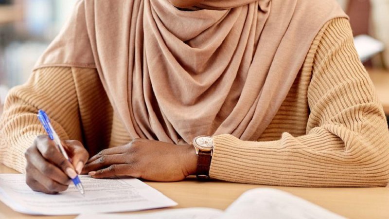 Nigeria: Umunyeshuri utambaye isutiye ntiyemererwa gukora ikizamini