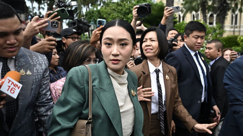 Thailand: Minisitiri w'Intebe yegujwe azira guca bugufi