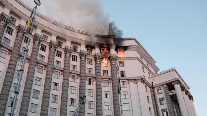 U Burusiya bwarashe inyubako ya Leta ikoreramo Minisiteri muri Ukraine