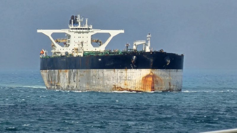 Amerika yarekuye Abarusiya babiri bari batwaye ubwato iherutse gufata