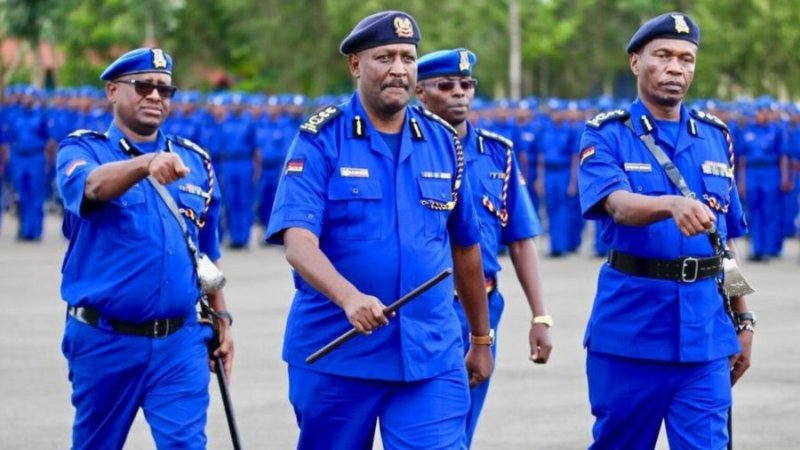 Kenya: Abapolisi n'abacungagereza bongerewe umushahara