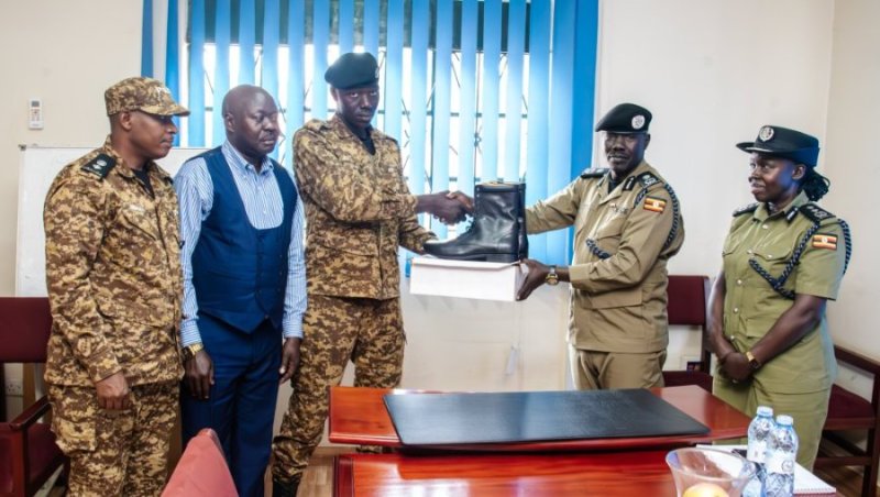 Uganda: Umupolisi amaze imyaka yarabuze inkweto zimukwira kubera ikirenge kinini