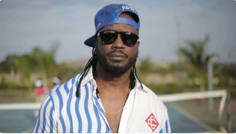 Bebe Cool asanga ubuhanzi butatandukanwa no kwambara ubusa n'amashusho y'urukozasoni 