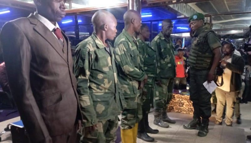 M23 yerekanye abarwanyi ba FDLR yafashe mpiri barimo pasiteri wari umuyobozi mu Rwanda