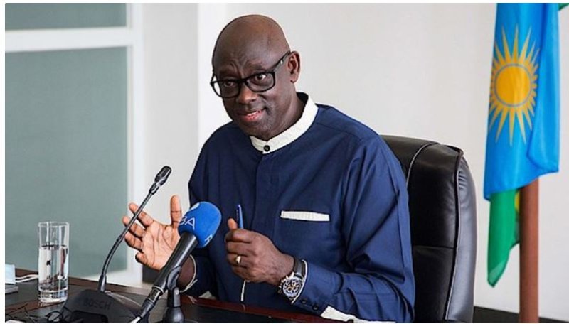  Busingye yasubije Musenyeri uheruka ku rwanya icyemezo cyo kohereza abimukira mu Rwanda 