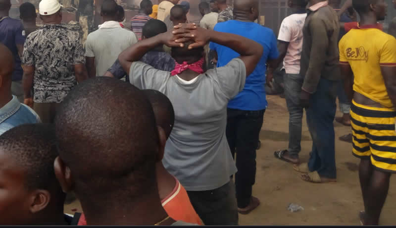 Umugabo yafashwe ari gusambanya umugore w'abandi ahita yicwa