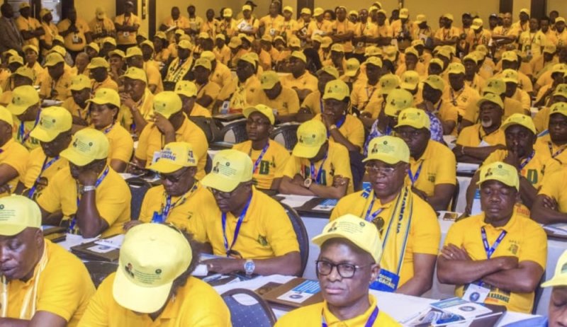 Leta ya RDC yahagaritse amashyaka 12 atavuga rumwe na yo