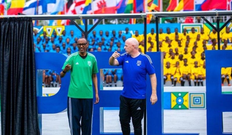 Perezida Kagame yanenze umujyi wa Kigali ku kibazo cya Moteri icana amatara kuri Kigali Pele Stadium.