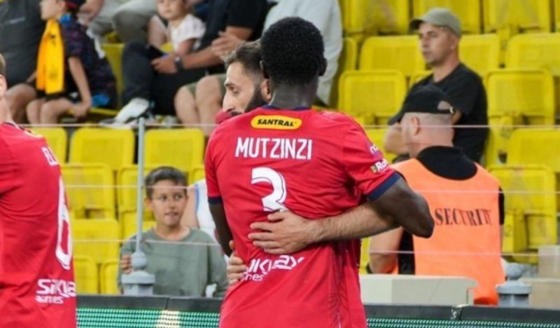Umukino wa mbere Umunyarwana Mutsinzi Ange Jimmy ukinira Amavubi yakinnye muri Europa League wamusekeye
