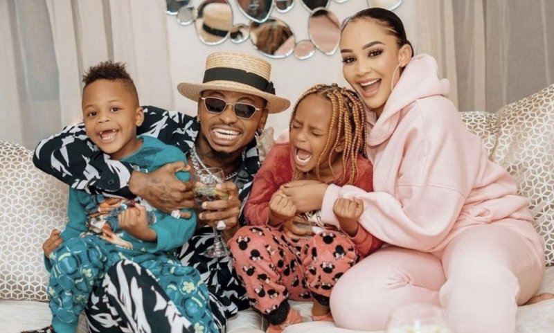 Zari yahaye gasopo abashidikanya ku bana yabyaranye na Diamond