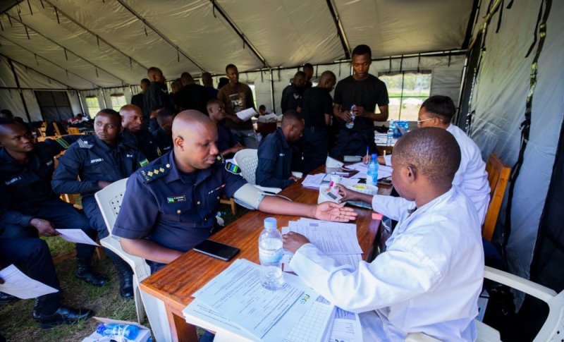 Abapolisi barenga 180 batanze amaraso yo kuzafashisha abarwayi
