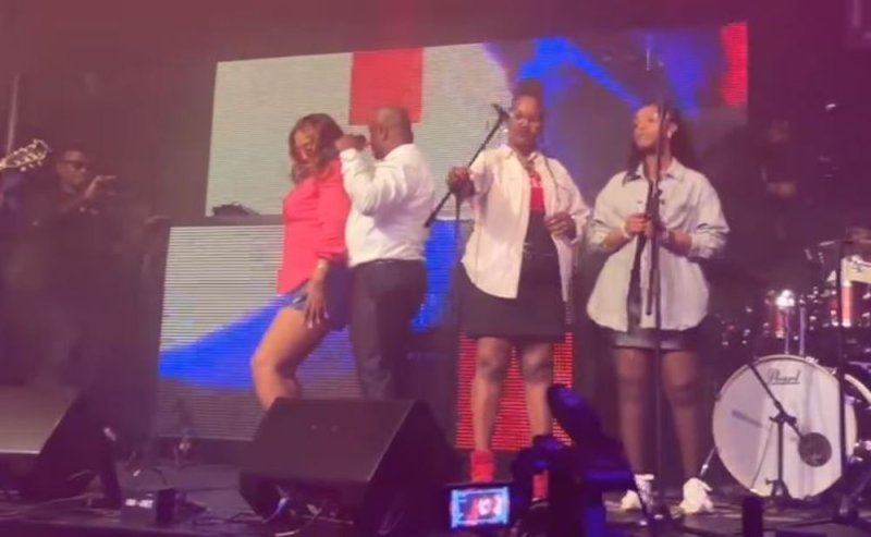Ibyo Shaddyboo yakoreye Kidum kurubyiniro i Bruxelles bikomeje kuvugisha benshi [Video]