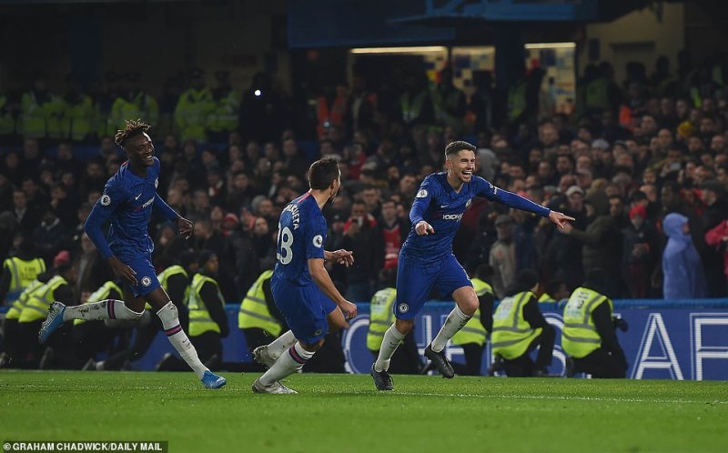 Chelsea irashaka gusinyisha abakinnyi 3 bifuzwa n'amakipe menshi akomeye