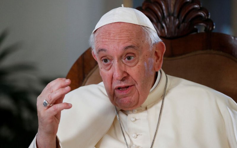 Papa Francis arashinjwa gutuka abaryamana bahuje ibitsina