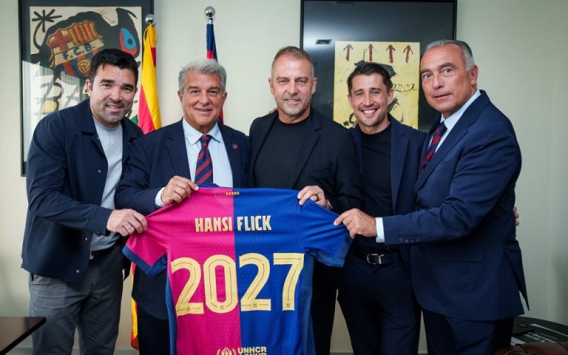 Hansi Flick yongereye amasezerano muri FC Barcelone azageza mu 2027