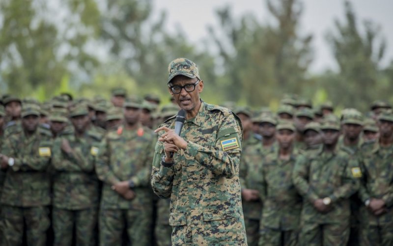 Perezida Kagame yazamuye mu ntera bamwe mu basirikare