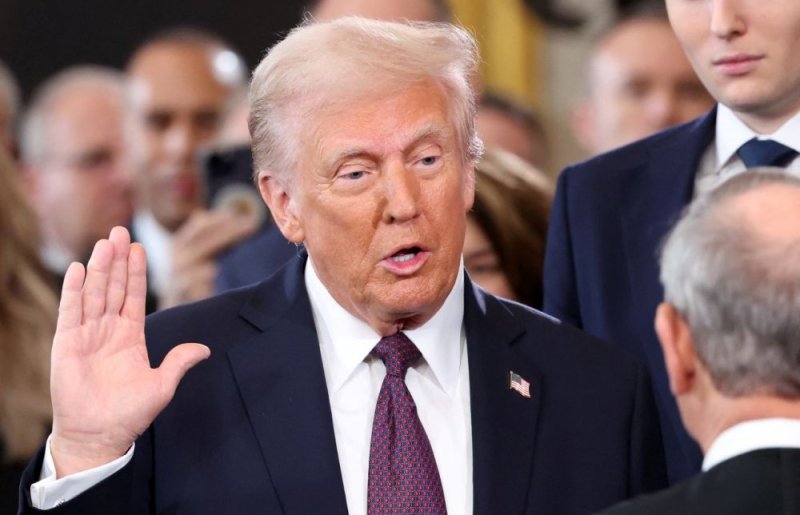 Donald Trump yasubiye muri White House, yizeza Amerika nshya
