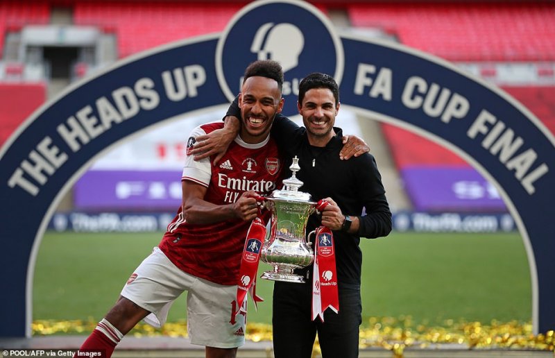 Mikel Arteta yabwiye Aubameyang ikintu yifuza kumukorera anaha ubutumwa Guardiola