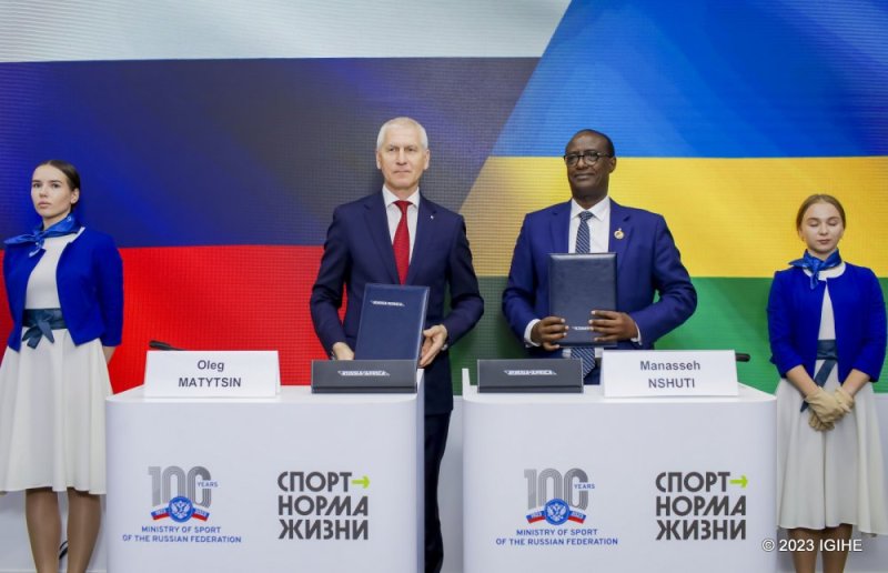 Bazubaka ibibuga by'umupira ! Menya ibikubiye mu masezerano u Rwanda n'Uburusiya byagiranye