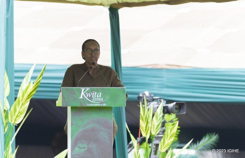 Madamu Jeannette Kagame yasabye ikintu gikomeye urubyiruko ku bidukikije