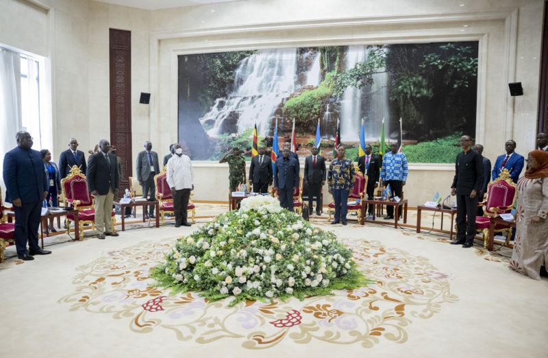 Perezida Tshisekedi yemereye ikintu gikomeye bagenzi be mu nama i Bujumbura