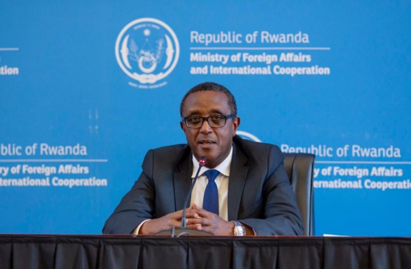 "Igihugu iyo gitewe kiritabara"-Minisitiri Biruta avuga ku bushotoranyi bwa RDC ku Rwanda