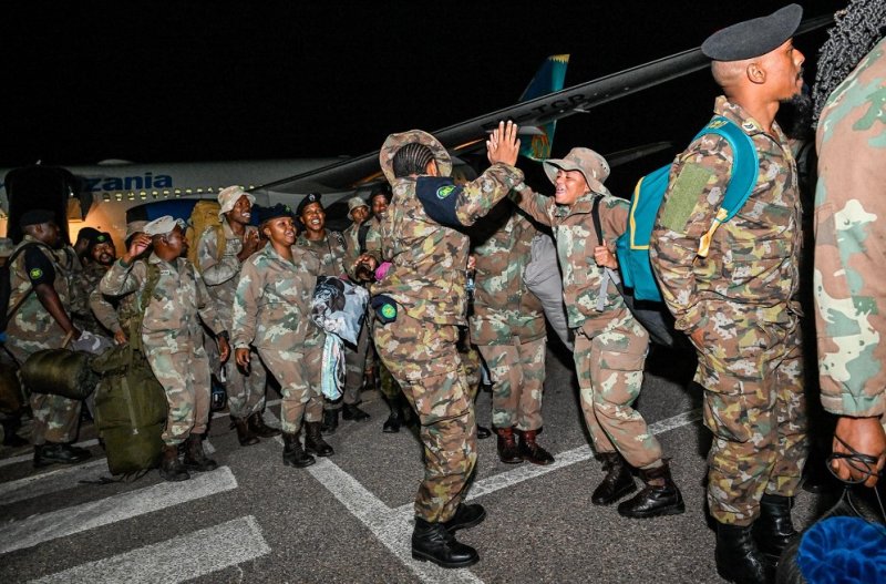 Abasirikare 249 ba Afurika y'Epfo bavuye muri RDC bageze iwabo