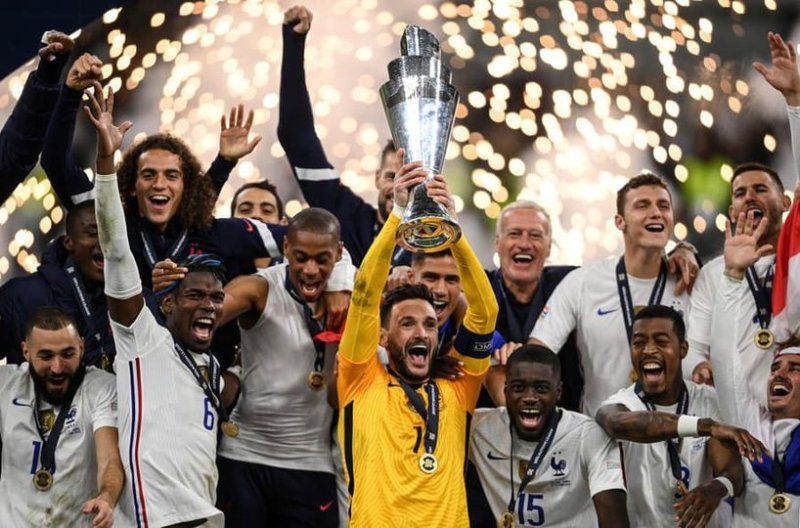 Abafaransa batangaje umukinnyi wabo bifuza ko yatwara Ballon d'Or utari Mbappe
