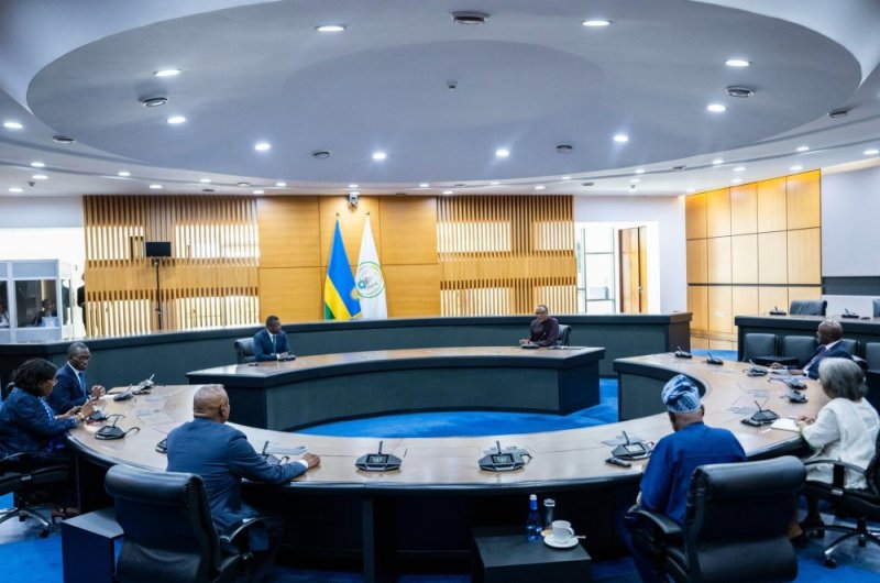 Perezida Kagame yaganiriye n'abarimo Perezida wa Togo ku kibazo cya RDC