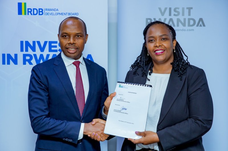 Clare Akamanzi yageneye ubutumwa mugenzi we umusimbuye muri RDB