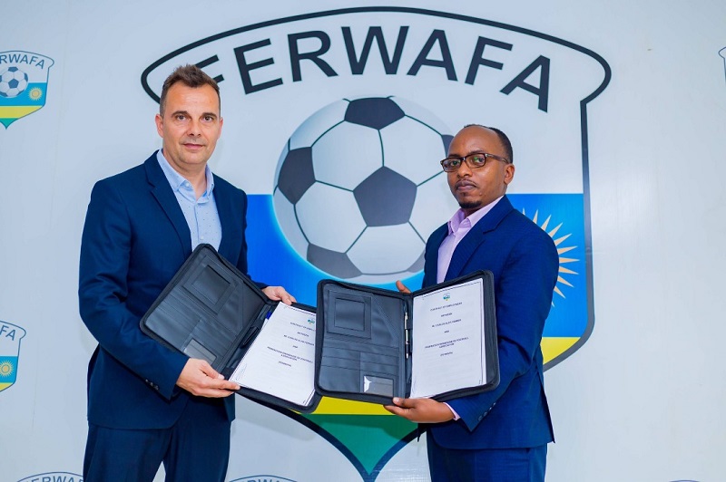 AMAKURU MASHYA! Carlos Alós Ferrer yagizwe umutoza mushya w'Amavubi ,menya ibigwi bye 