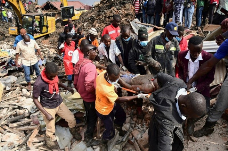 Kampala: Umubare w'abahitanwe n'inkangu yatenguye ikimoteri cy'imyanda ugeze kuri 21
