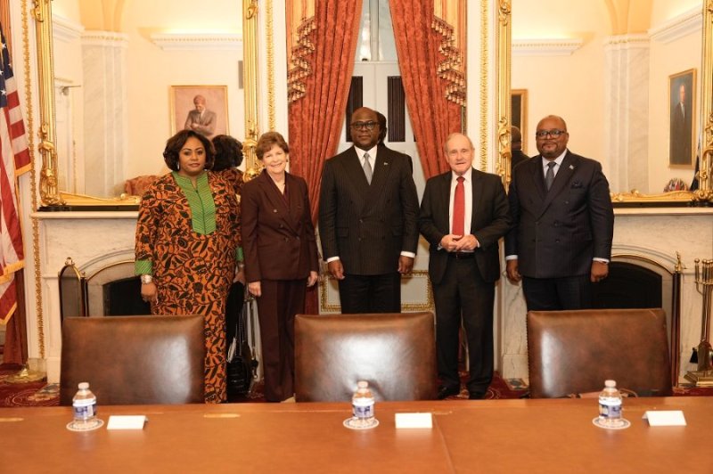 Tshisekedi yageze i Washington, yibutswa ko agomba gusenya FDLR