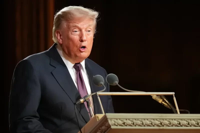 Iran ikomeje kuba akiziritse ku muhoro kuri Amerika! Donald Trump yahinze ubudehe mu bajyanama be