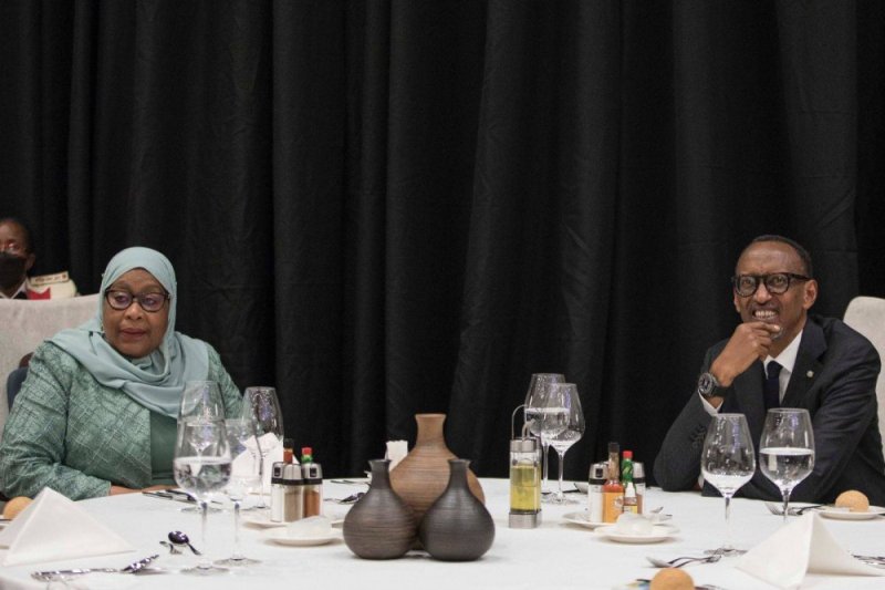 Perezida Kagame na mugenzi we Samia Suluhu basangiye ifunguro [AMAFOTO]