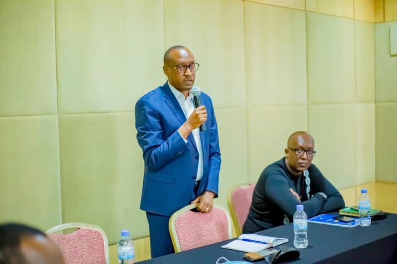 Abayoboye Rayon Sports n'abayifite bahuje imbaraga mu kuyisubiza igitinyiro