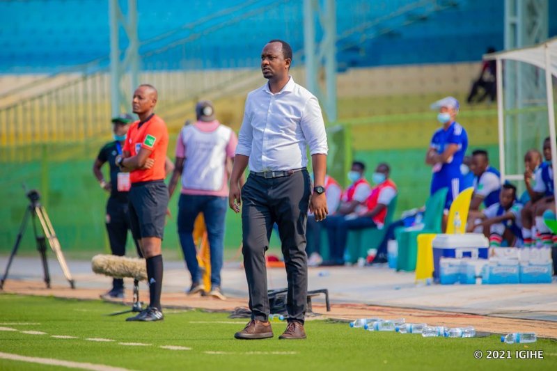 Perezida wa FERWAFA yahishuye impamvu Mashami Vincent atongerewe amasezerano mashya