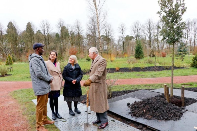 #Kwibuka28: Igikomangoma cyo mu Bwongereza Charles yunamiye abazize Jenocide yakorewe Abatutsi mu 1994