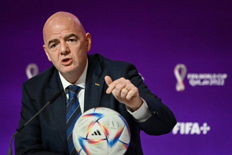 Perezida wa FIFA yandagaje abanyaburayi bibasiye Qatar igiye kwakira Igikombe cy'isi