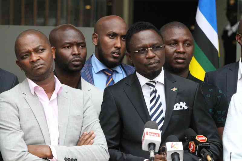 Kenya: KFF yahagaritse abakinnyi n'abasifuzi bagurishije imikino kakahava