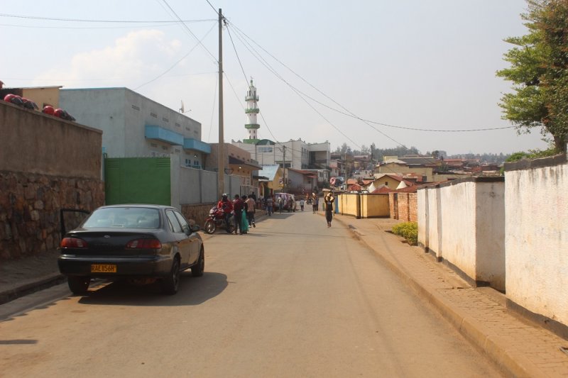 Yaguwe gitumo n'umugore we ari gusambana n'umukozi wabo wo mu rugo