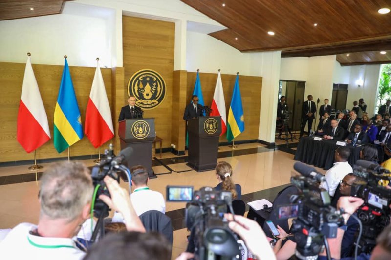 Perezida wa Polonye yasabye ikintu gikomeye Urubyiruko rw'u Rwanda