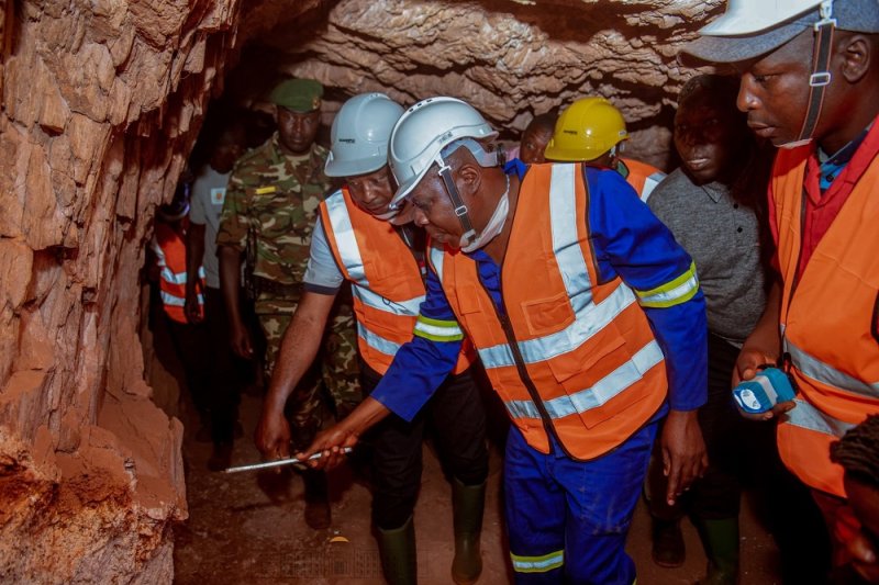 Perezida Ndayishimiye yifatiye ku gahanga Ababiligi bari ‘barahishe' Gasegereti y'u Burundi