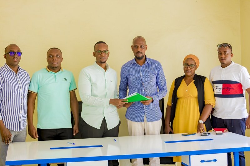 Komite ya Rayon Sports yakoze ihererekanyabubasha n'icyuye igihe