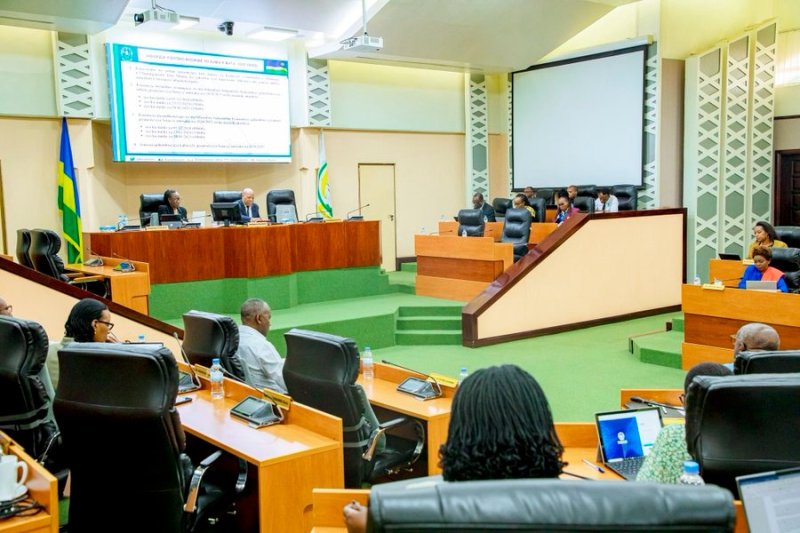 Abagize Sena y'u Rwanda bemeje abakomiseri ba komisiyo y'igihugu y'amatora