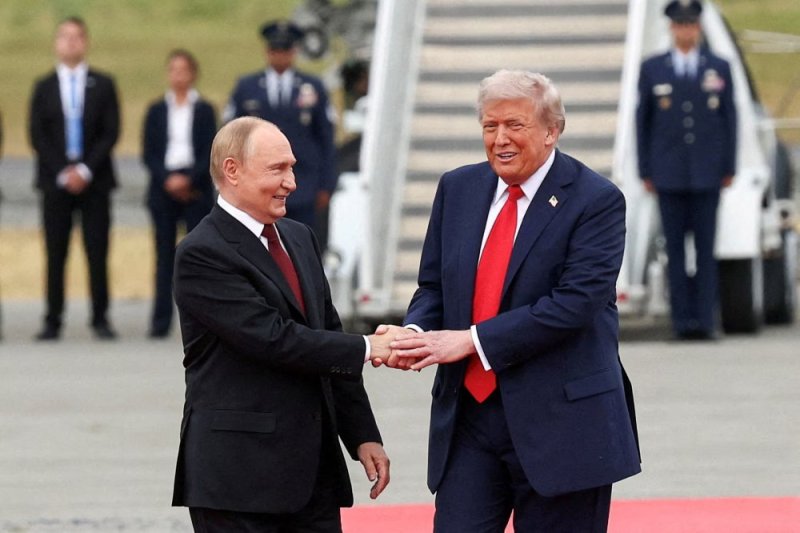 Trump agiye gukuraho ishami ryari rishinzwe gukumira u Burusiya muri politiki ya Amerika