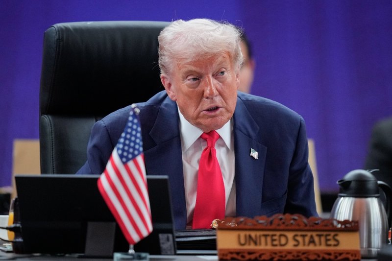 Trump ntiyumva ukuntu atemerewe kwiyamamariza manda ya gatatu