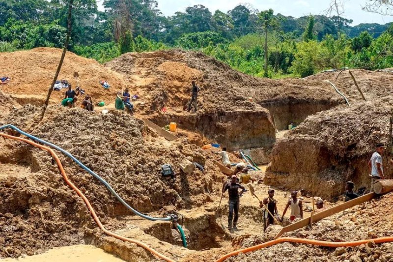 DRC: Abantu 40 bapfiriye mu kirombe