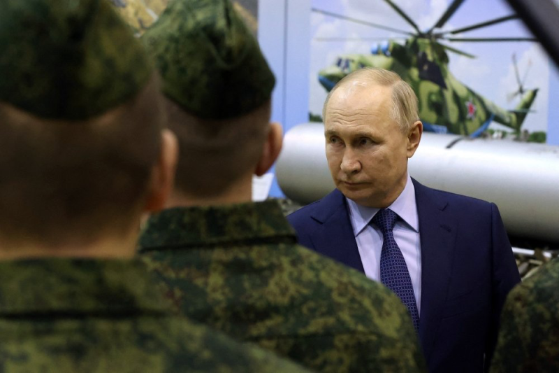 Putin yavuze ko abayobozi ba Ukraine ari ba rusahuriramunduru
